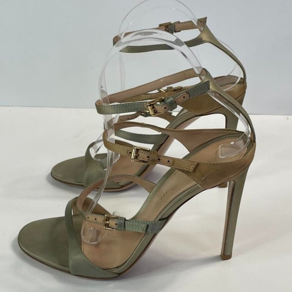 Stunning Beautiful Popular Gianvito Rossi
